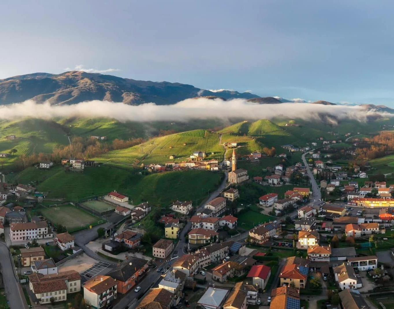A Casa Di Amici Villa Vidor Bagian luar foto